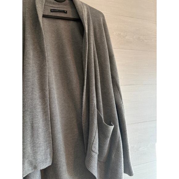 Cardigan By Abercrombie And Fitch In Grey - Picture 2 of 4